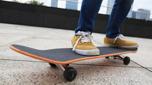 use-skate-wide-shoes-to-skateboard